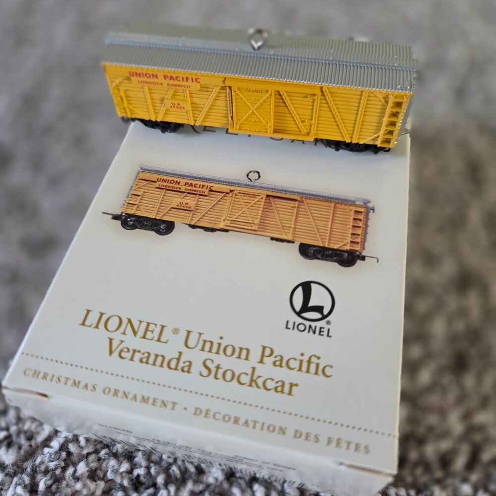 2006 Hallmark Lionel Union Pacific Veranda Stockcar